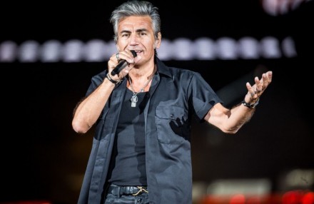 Ligabue operato alle corde vocali, intervento riuscito